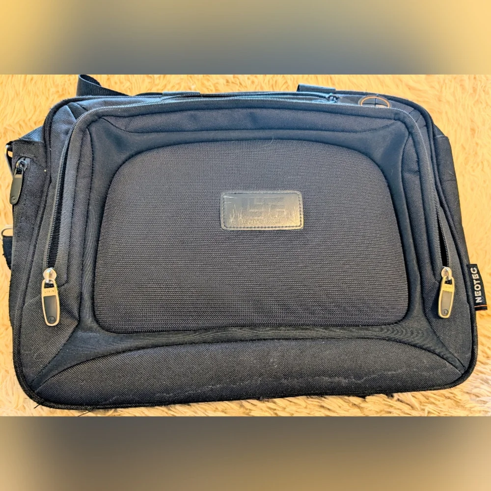 Neotec Black Laptop Bag With Shoulder Strap